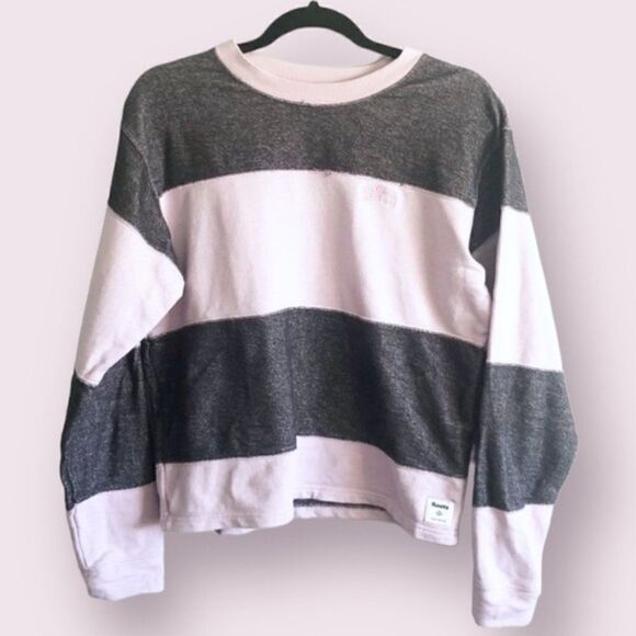 𝅺Roots Striped Crewneck Sweater - Picture 1 of 4